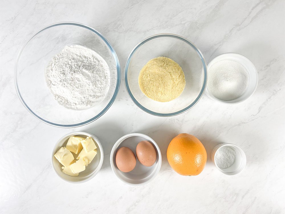 Visão dos ingredientes necessários para fazer o biscoito de laranja sem glúten