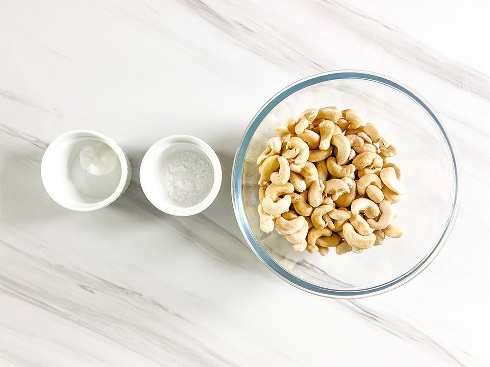 Visão dos ingredientes necessários para torrar a castanha de caju