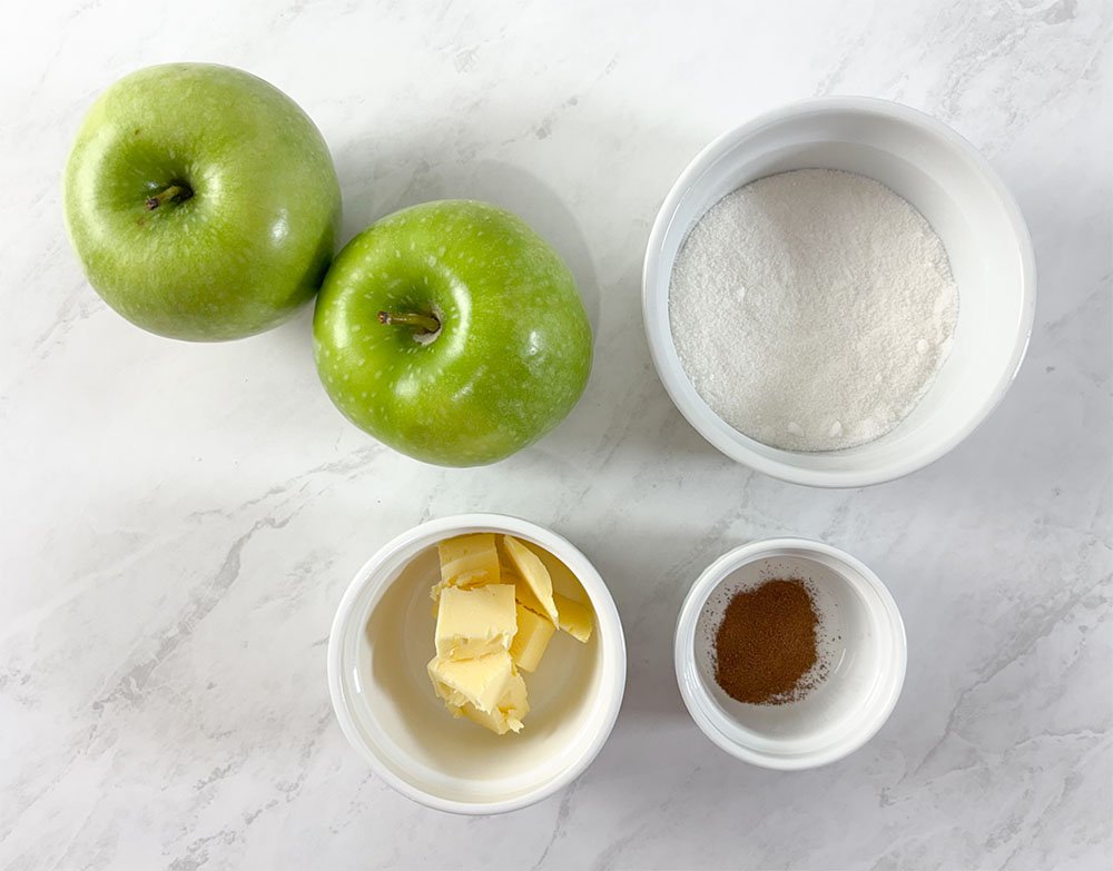 Visão frontal dos ingredientes do recheio do crumble de maçã sem glúten
