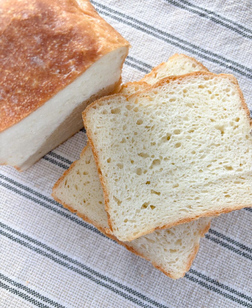 Visão frontal do pão de forma sem glúten