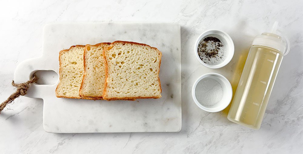 Visão dos ingredientes necessários para fazer os croutons sem glúten