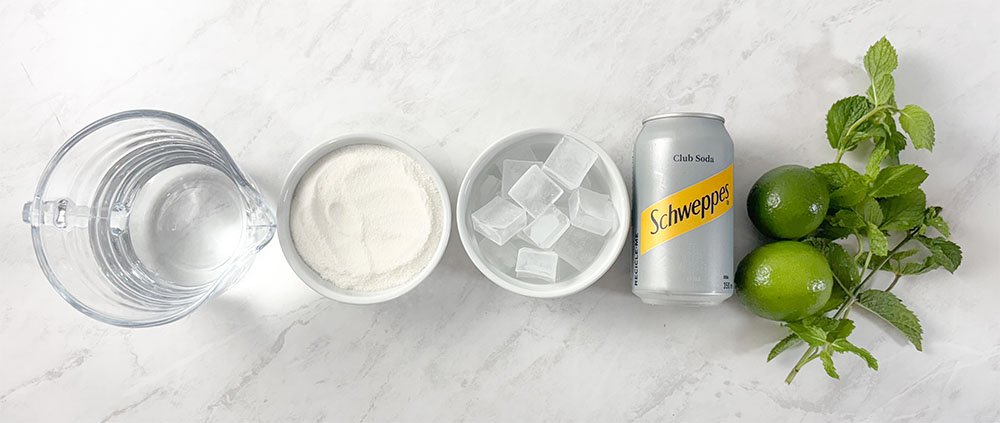visão dos ingredientes para fazer o drink de limão com hortelã sem álcool
